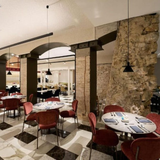 Day Pass: Circuito Spa, Masaje, Desayuno, Comida y Piscina en Hotel Catalonia Plaza Catalunya 4* (Barcelona)