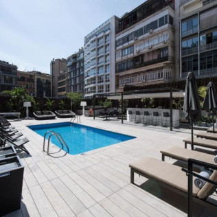 Day Pass: Circuito Spa, Masaje, Desayuno, Comida y Piscina en Hotel Catalonia Plaza Catalunya 4* (Barcelona)