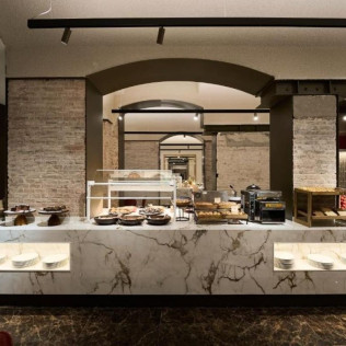 Day Pass: Circuito Spa, Masaje, Desayuno, Comida y Piscina en Hotel Catalonia Plaza Catalunya 4* (Barcelona)