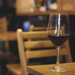 Degustación de 3 Copas de Vinos con 3 Tapas (Madrid)