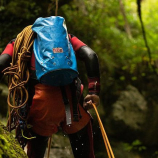 Descenso de Barrancos de Iniciación para dos en el Río Serandí (Proaza, Asturias)