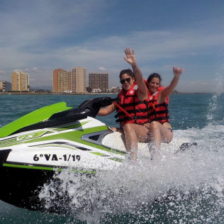Alquiler Moto de Agua durante 1 hora con piscina Beach Club