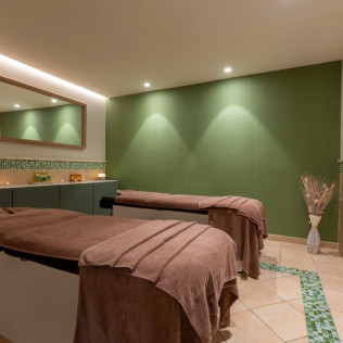 Circuito Spa y Masaje Relajante con Cava y Chocolate para dos en Body Care The Volcán Lanzarote del Hotel LIVVO Volcán Lanzarote 5* (Lanzarote)