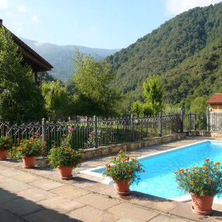 Escapada de 2 Noches con Desayuno en Posada el Hoyal (Pesaguero, Cantabria)