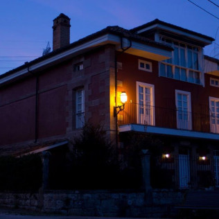Escapada de 2 Noches con Desayuno en Posada El Marqués de Trancadorio (La Virgen-Udías, Cantabria)