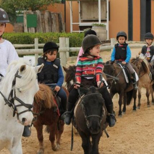 Clases de Equitación en Pony para Niños en La Finca Pony Club (Bétera, Valencia)