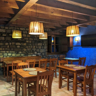 Escapada de 2 Noches con Bañera Hidromasaje y Cena en Hotel Rural El Rexacu (Bobia de Arriba, Asturias)