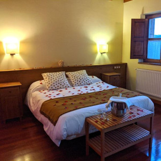 Escapada de 2 Noches con Bañera Hidromasaje y Cena en Hotel Rural El Rexacu (Bobia de Arriba, Asturias)