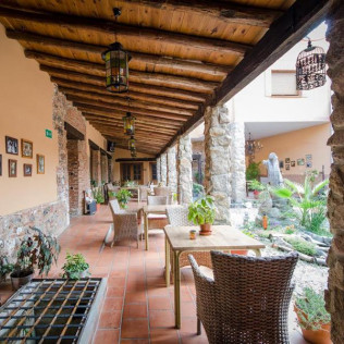 Escapada con Bañera Hidromasaje en Hotel Rural Cerro Príncipe (La Garrovilla, Badajoz)
