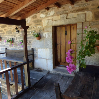 Escapada de 2 Noches con Desayuno en Posada de Pedrazales (Pedrazales, Zamora)
