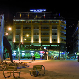 Escapada con Comida o Cena en Hotel Roc Blanc 4* (Andorra) 