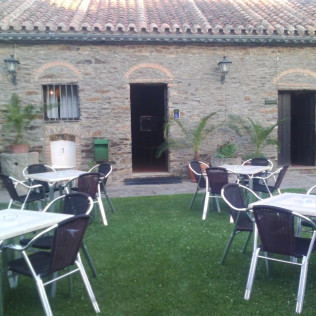 Escapada de 2 Noches con Cena en Hotel Rural Soterraña (Madroñera, Cáceres)