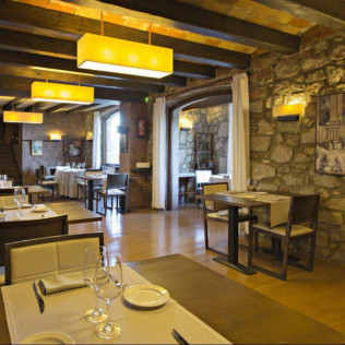 Escapada con Cena en Hotel Can Xiquet 4* (Cantallops, Girona)