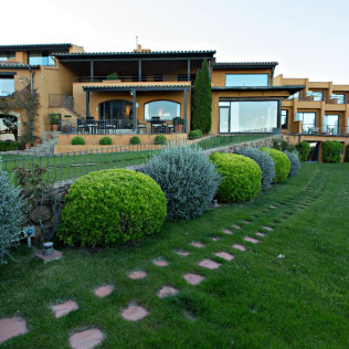 Escapada con Cena en Hotel Can Xiquet 4* (Cantallops, Girona)