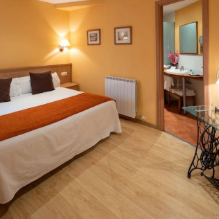 Escapada de 2 Noches con Cena en Hotel Ripoll 3* (Sant Hilari Sacalm, Girona)