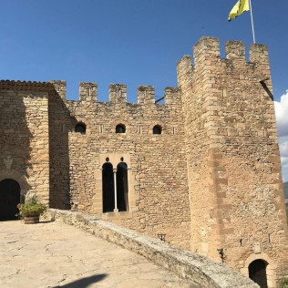 Escapada de 2 Noches en Hotel Montsonís Medieval Resort (Lleida)