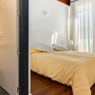 Escapada con Jacuzzi Privado, Cena y Paseo en Globo con Almuerzo y Cava Riojano (La Rioja)