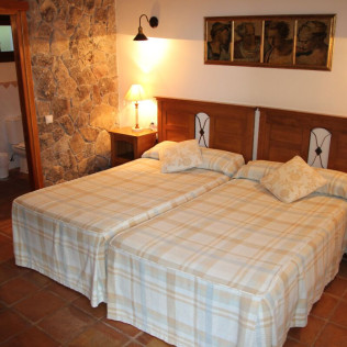 Escapada Relax de 2 Noches con Bañera Hidromasaje en la Posada El Molino del Cubo (San Esteban del Valle, Ávila)