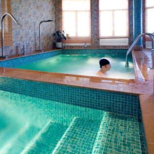 Escapada Romántica con Comida y Circuito Termal en Balneario de Almeida La Dama Verde 3* (Zamora)