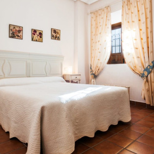 Escapada Rural con Cena en Hotel Palacio las Manillas 3* (Sabiote, Jaén)
