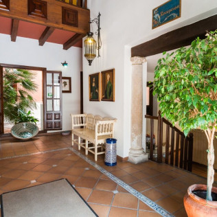 Escapada Rural con Cena en Hotel Palacio las Manillas 3* (Sabiote, Jaén)