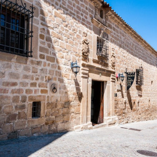 Escapada Rural con Cena en Hotel Palacio las Manillas 3* (Sabiote, Jaén)