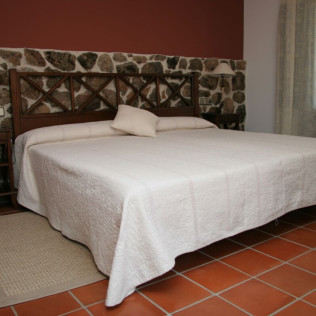 Escapada con Spa en Hotel & Spa Villa de Mogarraz 4* y Vuelo en Globo para dos con Fotos y Vídeo (Salamanca)