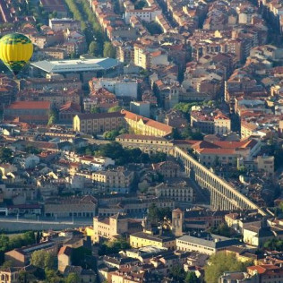 Escapada con Hotel y Vuelo en Globo para dos con Fotos y Vídeo (Segovia)