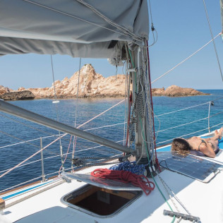 Excursión Compartida en Velero para Ver la Puesta de Sol (Fornells, Menorca)