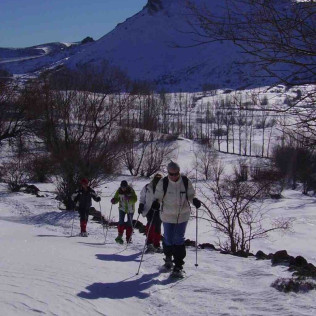 Excursión en Raquetas de Nieve y Fotos (León)