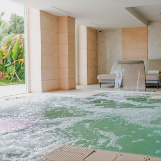 Circuito Termal y Tratamiento Facial a Escoger en Hotel Catalonia Mirador Des Port 4* (Maó, Menorca)