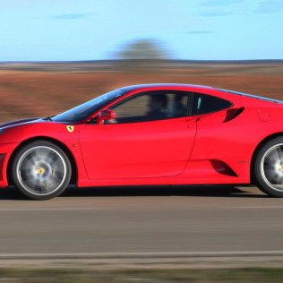 Ferrari en Carretera (Vic, Barcelona)