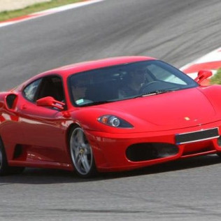 Dúo de Coches: Ferrari y Lamborghini + Vuelta en Coche de Alta Gama en Circuito de Calafat (Ametlla de Mar, Tarragona)
