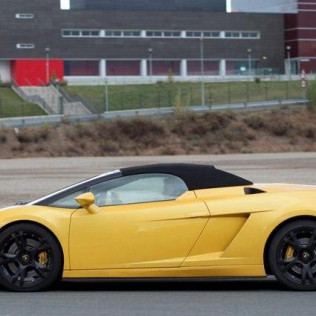 Dúo de Coches: Ferrari y Lamborghini + Vuelta en Coche de Alta Gama en Circuito de Calafat (Ametlla de Mar, Tarragona)