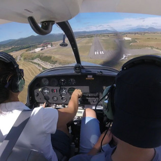 Fin de Semana Romántico con Circuito Balneario y Vuelo en Avioneta (Huesca)