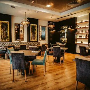 Fin de Semana Romántico con Spa y Menú en Gran Hotel Don Manuel 4* y Viaje en Globo con Cava y Almuerzo (Cáceres, Extremadura)