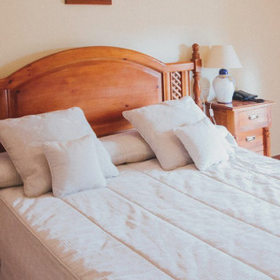 Escapada de 1 o 2 Noches con Desayuno en Hotel Finca Las Beatas (Villahermosa, Ciudad Real)