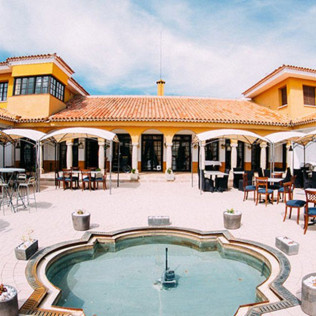 Escapada de 1 o 2 Noches con Desayuno en Hotel Finca Las Beatas (Villahermosa, Ciudad Real)