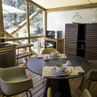 Escapada Romántica de 2 Noches con Cena en Suite o Junior Suite de Glamping La Dehesa Experiences (Adamuz, Córdoba)