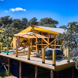Escapada de 2 Noches con Desayuno en Suite o Junior Suite de Glamping La Dehesa Experiences (Adamuz, Córdoba)