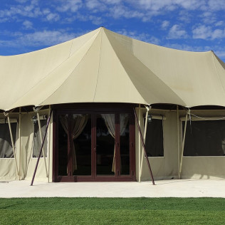 Escapada Familiar con Desayuno en Continental Tent en El Toril Glamping Experience (Velada, Toledo)