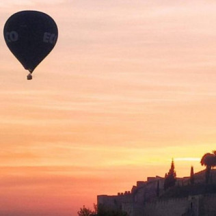 Vuelo Exclusivo en Globo con Cava, Desayuno y Vídeo para dos (Cáceres, Badajoz o Mérida)