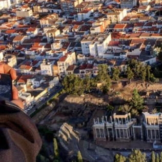 Vuelo Exclusivo en Globo con Cava, Desayuno y Vídeo para dos (Cáceres, Badajoz o Mérida)