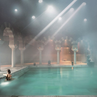 Exclusivo Aladinia: Baños Árabes de Noche y Masaje Relajante en Hammam Al Andalus (Córdoba)