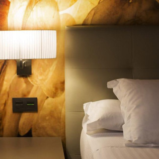 Escapada Romántica en Hotel Ciutat de Tarragona 4* con Jacuzzi en la Habitación (Tarragona)