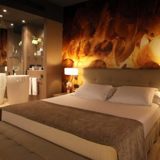 Escapada Romántica en Hotel Ciutat de Tarragona 4* con Jacuzzi en la Habitación (Tarragona)