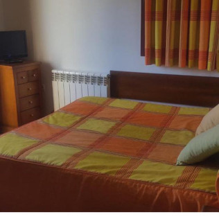 Escapada con Desayuno en Hostal Casa Mariano (Segovia) 