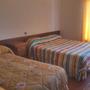 Escapada con Desayuno en Hostal Casa Mariano (Segovia) 