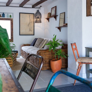 Escapada de 1 o 2 Noches con Desayuno en Hostal Boutique Es Menut (Tossa de Mar, Girona)