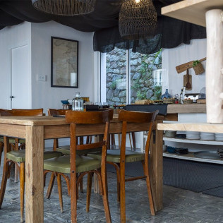 Escapada de 1 o 2 Noches con Desayuno en Hostal Boutique Es Menut (Tossa de Mar, Girona)